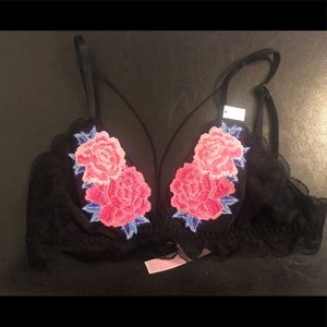 NWT unlined flower bralette